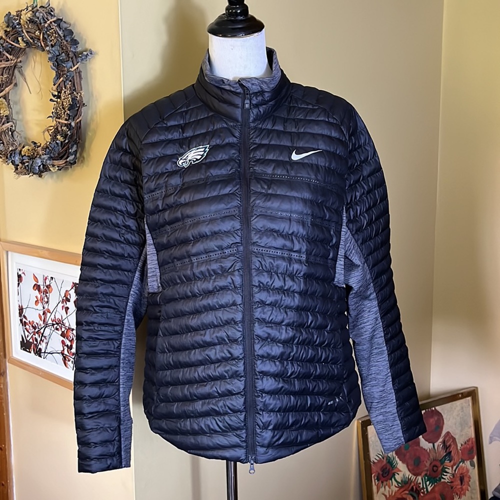 NIKE AeroLoft Size XL Philadelphia EAGLES Quilt LowPuffer Dual Zip Logo $168 NEW